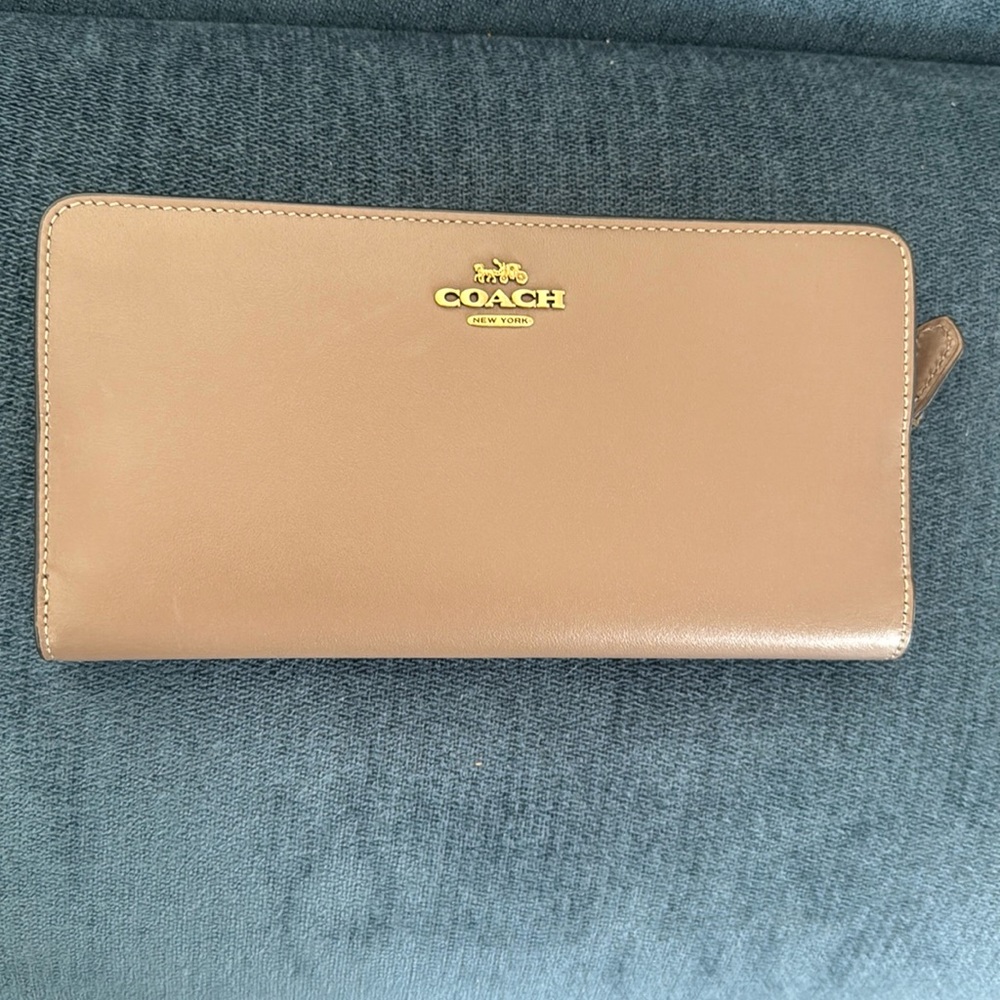 Coach Leather Skinny Wallet